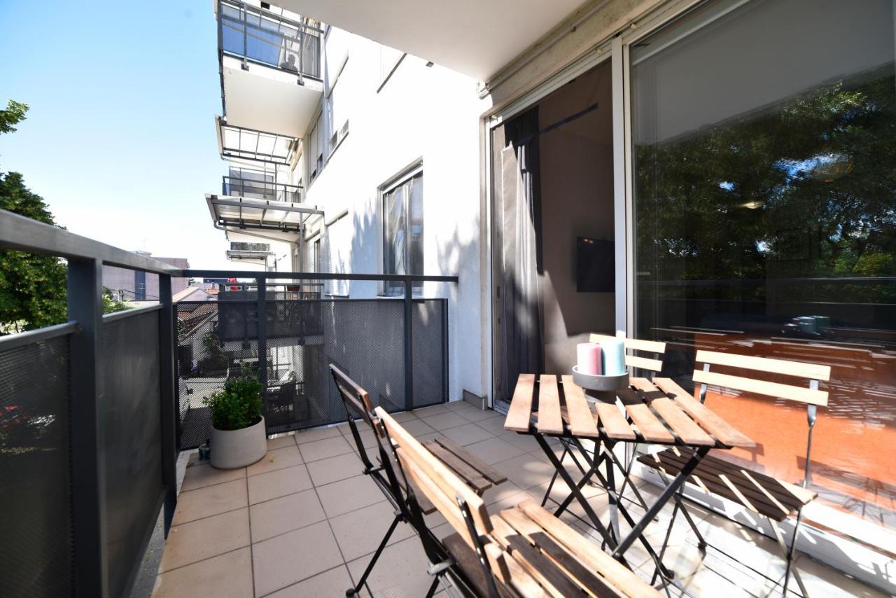 Block Apartment Park With Private Garage Parking Zagreb Exterior photo